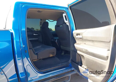 2017 Toyota Tundra Sr5 5.7L V8 z USA, uszkodzony, nr VIN 5TFDW5F17HX635393